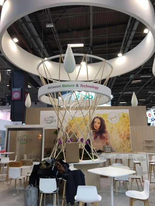 Mur d'eau autoportant Solabia salon In'Cosmetics 2019 Paris