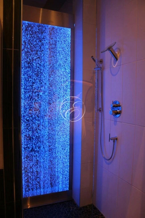 Mur de bulles dans une douche 3